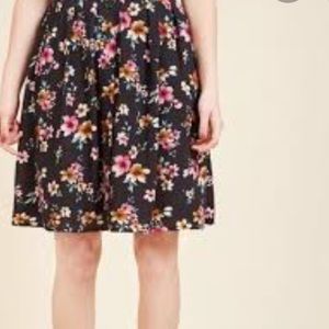 MODCLOTH 3X Floral Button Front Skirt